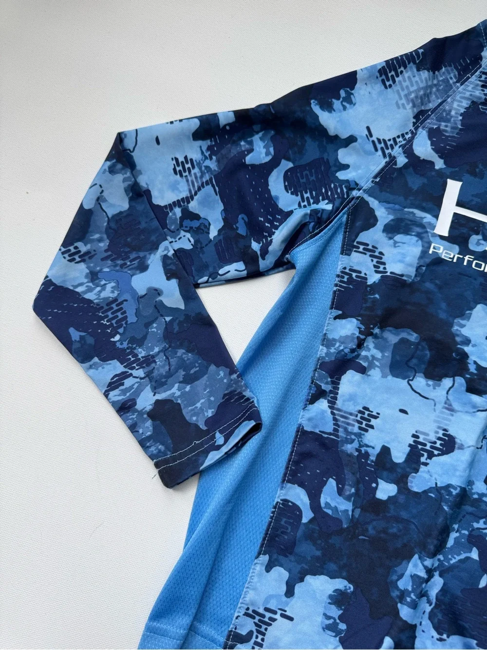 Huk Kids Performance Fishing Sun Shirt UPF 50+ Youth Small